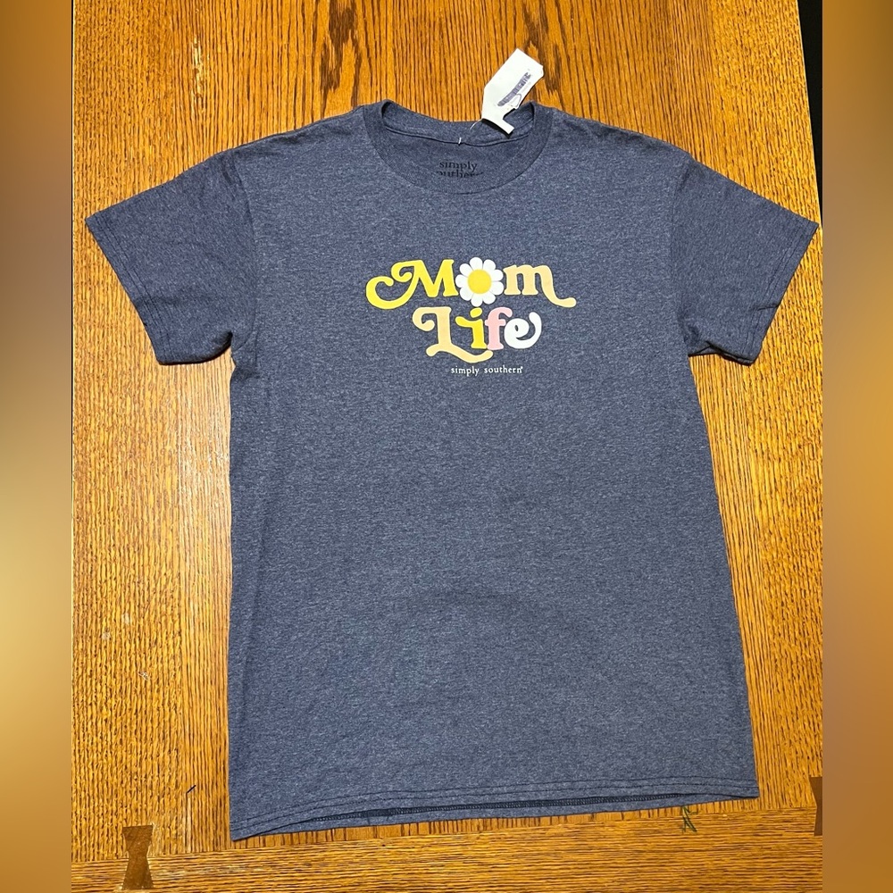 NWT Simply Southern Mom Life T-shirt Size S